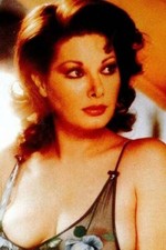 Edwige Fenech busty pose