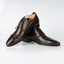 Grandi scarpe in pelle derby