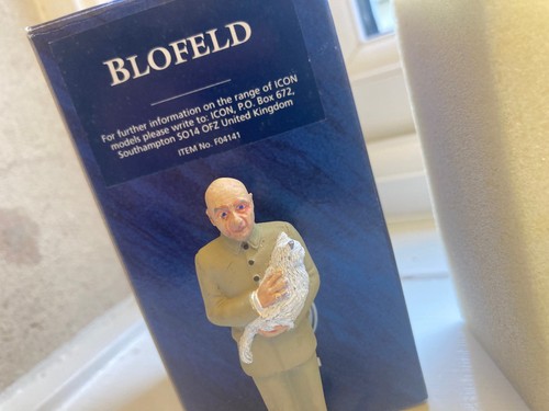 Figurina blofeld corgi icon - blofeld,