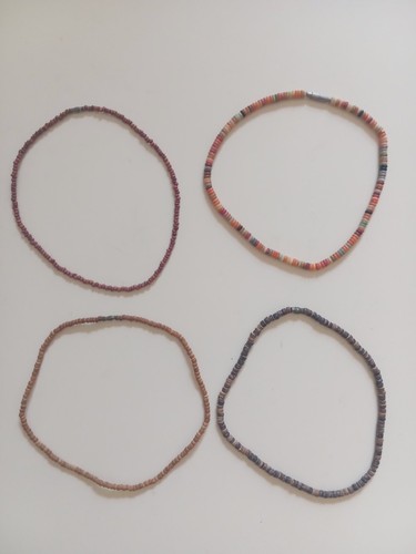 Stock collanine con - con, perline