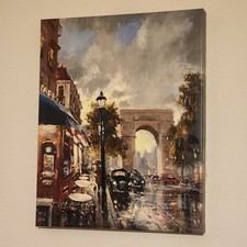 Arco di Trionfo Avenue Art