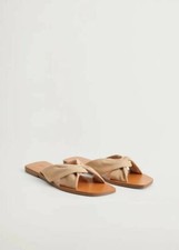 Sandali piatti con cinturini