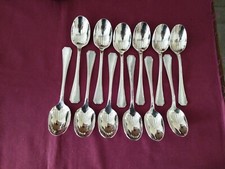 12 cuillères à soupe en