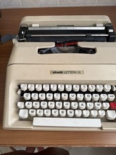 macchina da scrivere olivetti