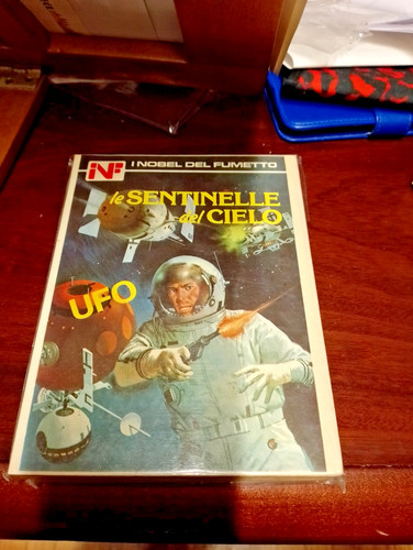 Ufo sentinelle nel - sentinelle, cielo