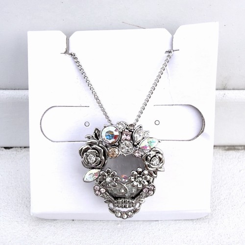 Collana capsula teschio