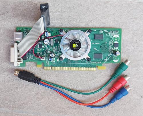 Scheda video geforce 7300se - video,