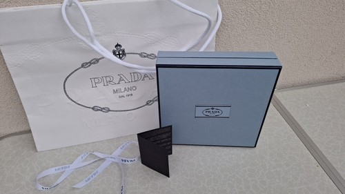 Prada empty box paper - 🟢,