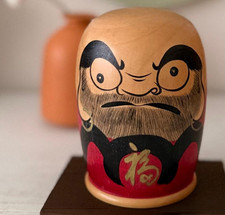 Piccola bambola Daruma Kokeshi
