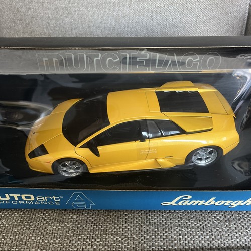 Autoart performance 74511 - 1:18,