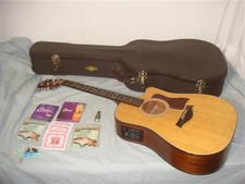 CHITARRA ELETTRICA ACUSTICA