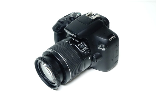 Canon eos 1300d 55mm - +, is