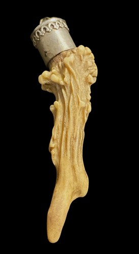 Antico ciondolo corno di - in,
