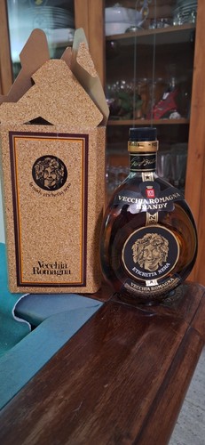 Vecchia romagna etichetta nera - vecchia,