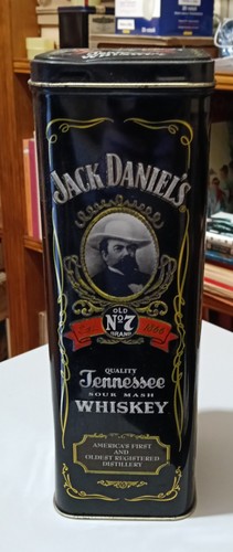 Latta per bottiglia whiskey
