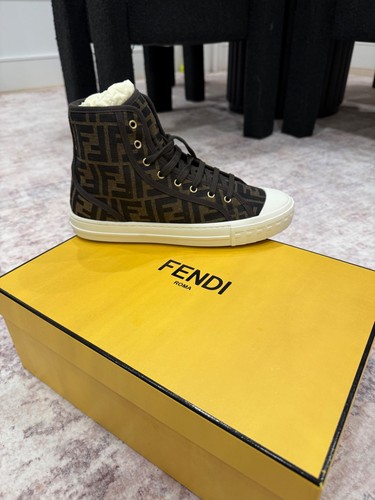 Fendi domino size brown - size,