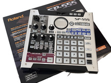 Roland SP-555 con