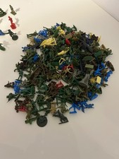 Mini Soldatini: più di 160 soldatini di plastica usati ottime condizioni 