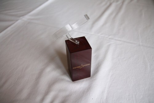 Ulysse nardin supporto stand - nardin,