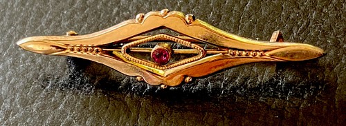 Graziosa spilla antica
