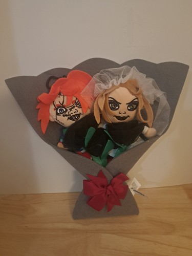 Chucky tiffany plubouquet - &,