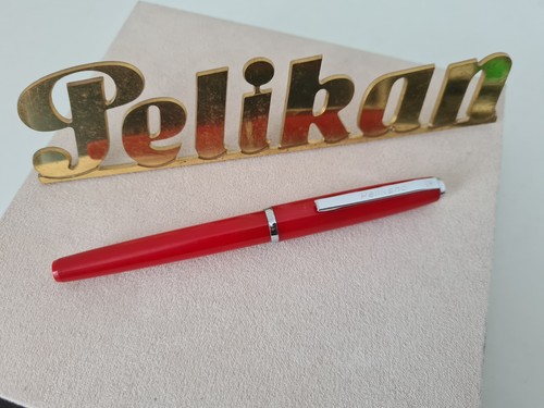 Pelikan pelikano antimacchia - pelikan,