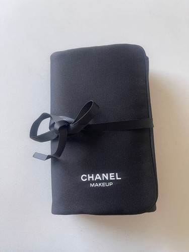 Chanel les indispensables set - chanel,