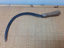 Vecchia Antica Falce In Ferro Battuto Manico In Legno