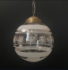 Antico lampadario a palla in