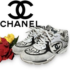 Scarpe sneakers Chanel bianche