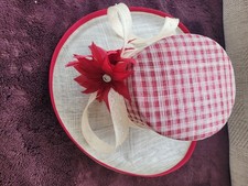 Cappello da sposa Jacques Vert fiore rosso madre della sposa gare matrimonio formale 