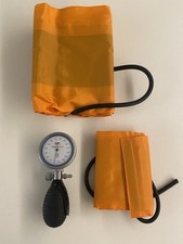 ASTRAZENECA EASY SFIGMOMANOMETRO PALMARE MANUALE BRACCIALE + COSCIALE NUOVO !!