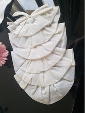 Col ancien jabot plis