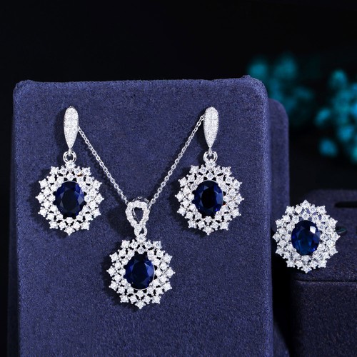 Collana con ciondolo - , placcato