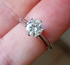 Anello Solitario di Moissanite