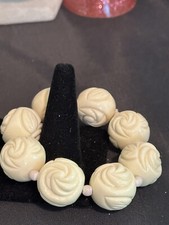 CREAMY CHUNKY VTG 1970’s BEADED PLASTIC BRACELET - - COSTUME JEWELRY