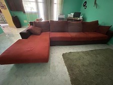 divano angolare . Come nuovo. Con  Fantasia etnica .