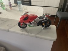 Minichamps 1/12 Ducati Desmosedici Capirossi Mugello 2006