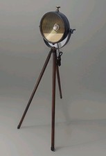 Lampada / Lume  con TREPPIEDE