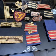 Polizia Di Stato- Esercito- P.f Piccolo Lotto Fregi/Targhette e Mostrine/Bottoni