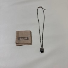 Collana con ciondolo testa di