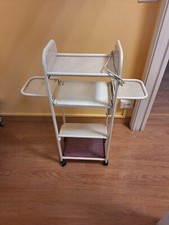 Carrello portacera bianco con presa di corrente