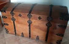 Grande forziere antico del