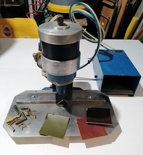 PRESSA  pneumatica x chiudere