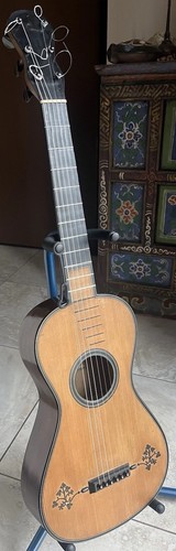 Chitarra romantica old guitar - chitarra,