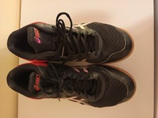 Scarpe da pallavolo uomo asics usate solo due volte. Ottime condizioni. 