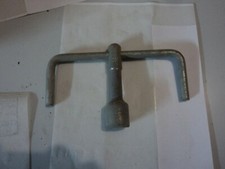 F1468 -  CHIAVE SMONTA BULLONI RUOTA ORIGINALE FIAT EPOCA