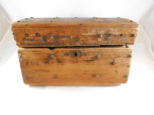 Antico baule per bambole - , a