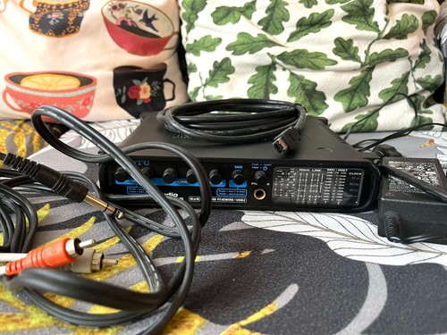 Motu audio express 6 - motu,