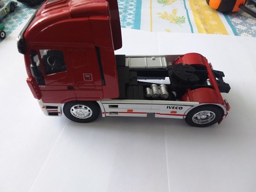 New ray camion iveco - 1/32,